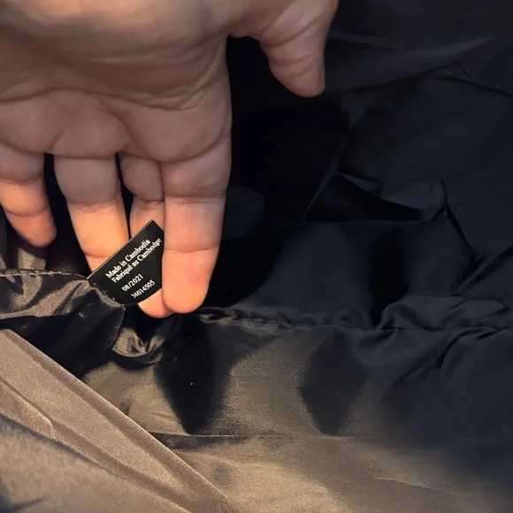 Victoria's Secret Plaid Tote in Red and Black - Picture 6 of 7